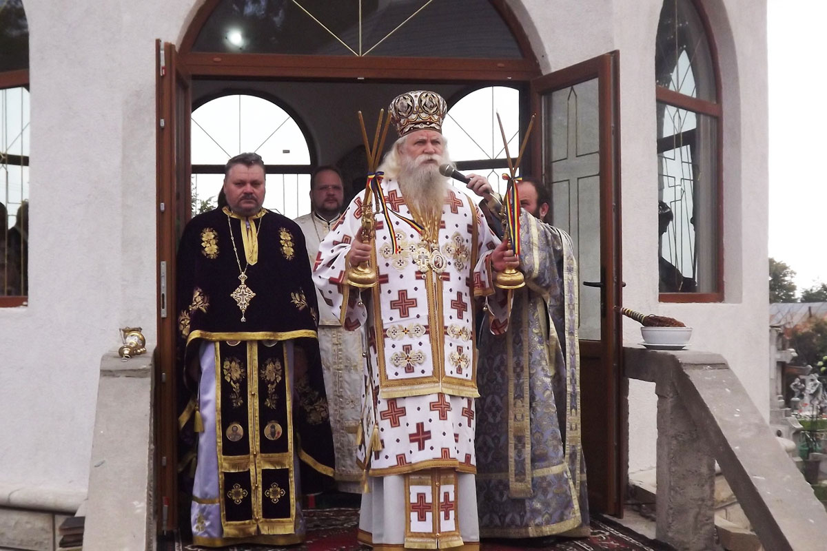 Slujbă arhierească în parohia Sadoveni