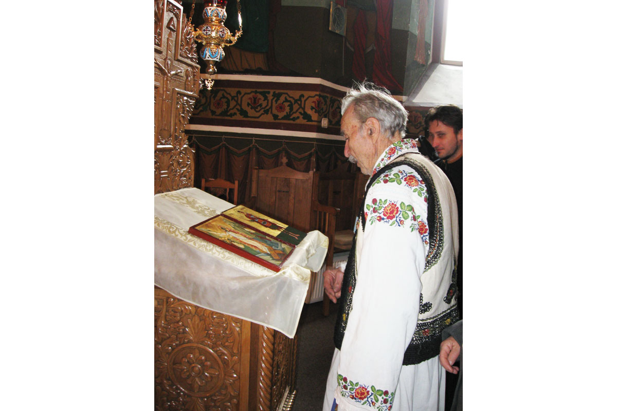 Când ne închinăm sfintelor moaşte, nu trebuie să cerem neapărat ceva