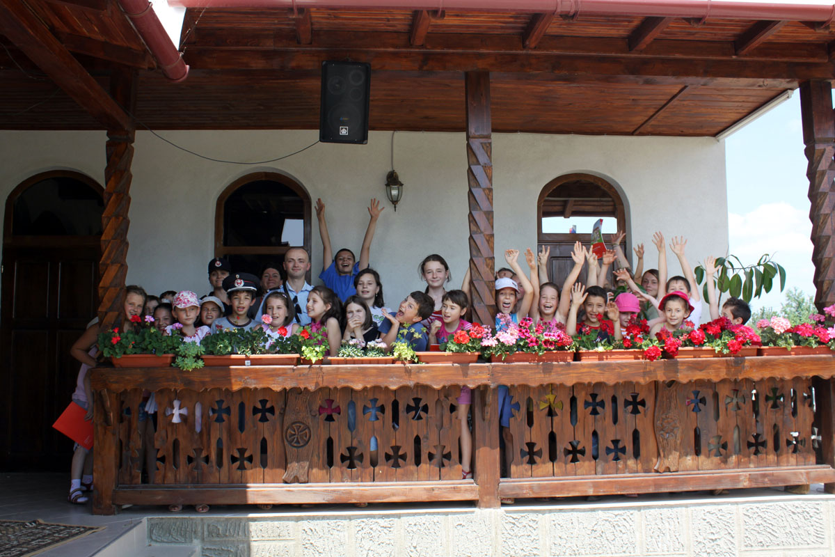 Tabără de pictură în parohia Dumbrava Roşie II