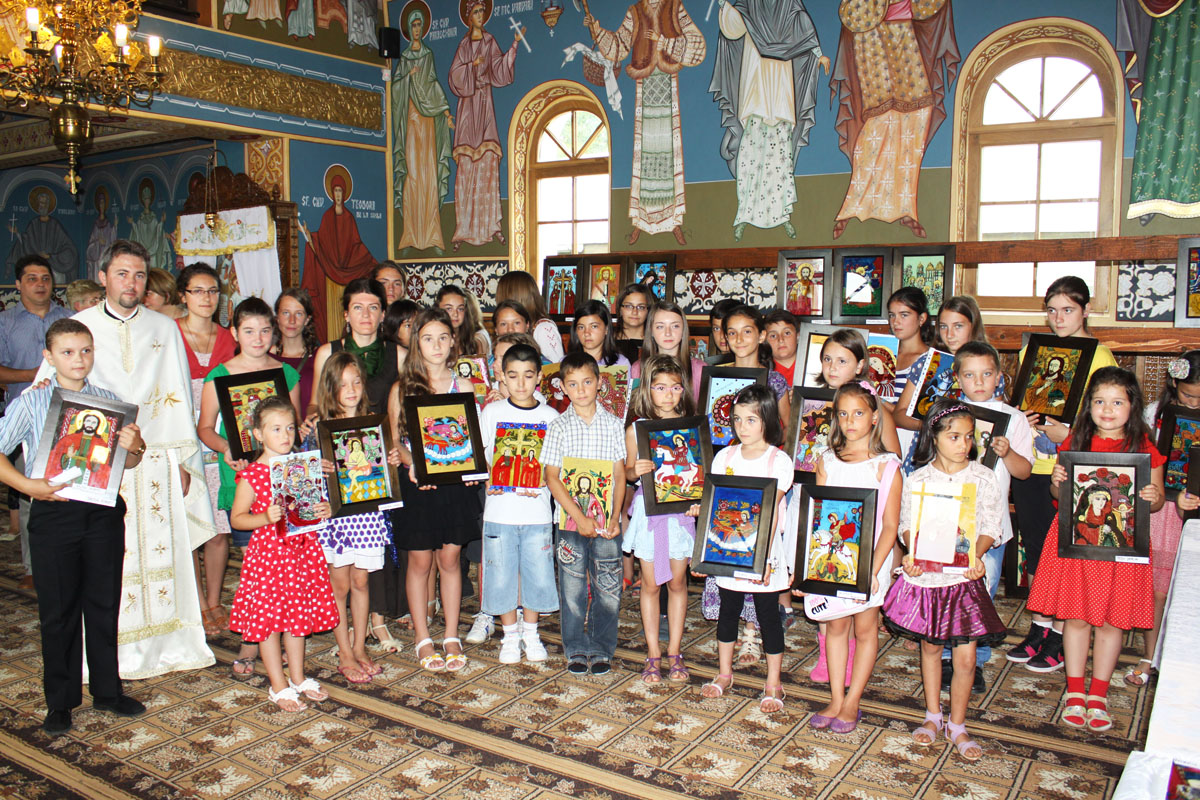 Tabără de creaţie de pictură - icoană pe sticlă în parohia Izvoare