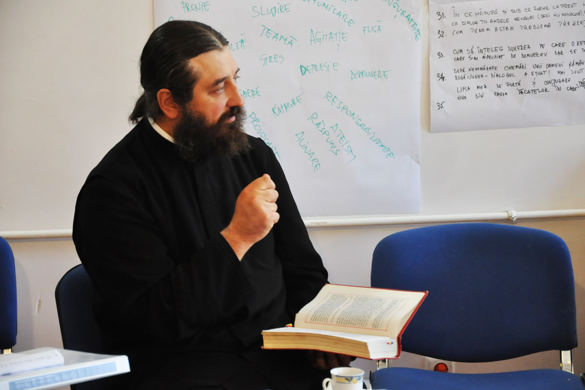 Arhim. Nichifor Horia, exarhul administrativ al Arhiepiscopiei Iaşilor Trăirea Sfintelor Taine şi familia preotului