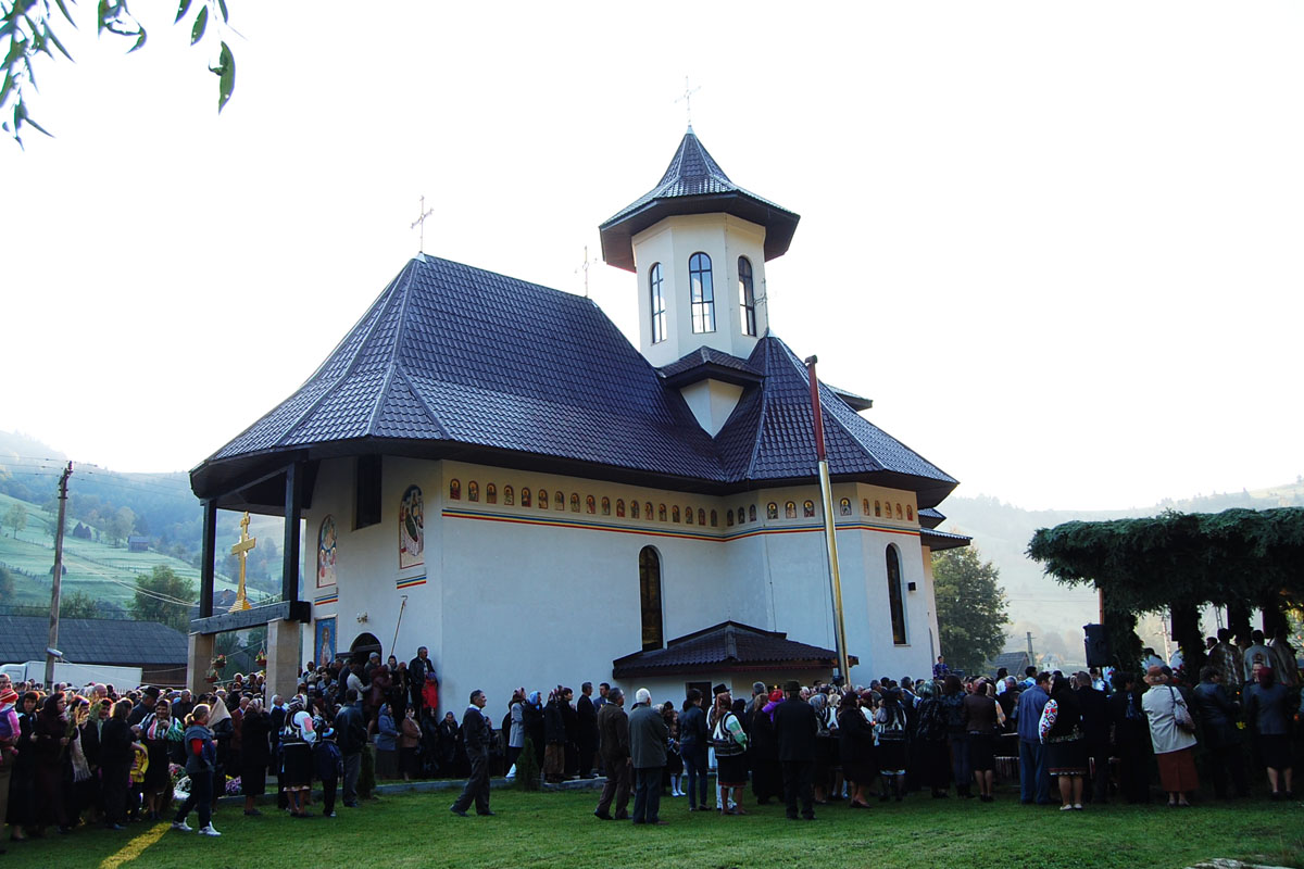 Sărbătoarea Scoaterii Sfintei Cruci, în parohia Bistra