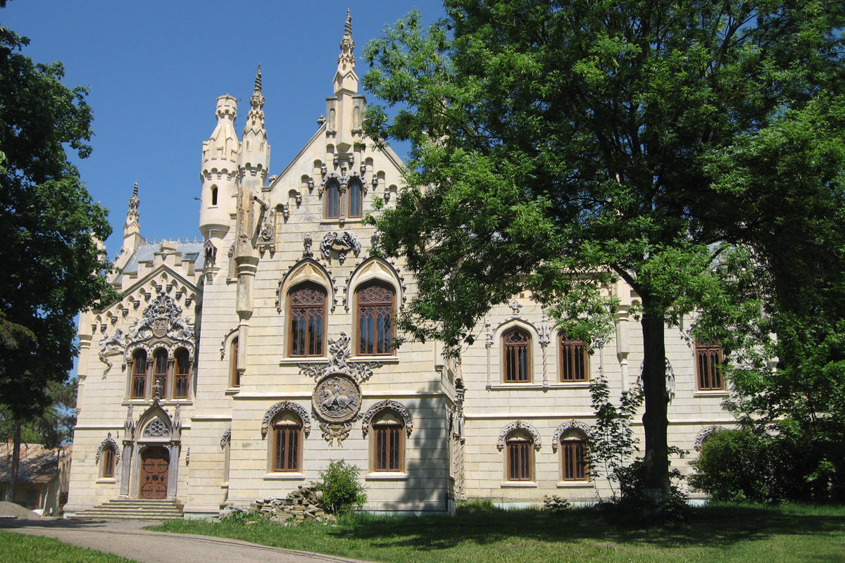 Atelier de formare, la Miclăuşeni, pentru preoţii recent hirotoniţi