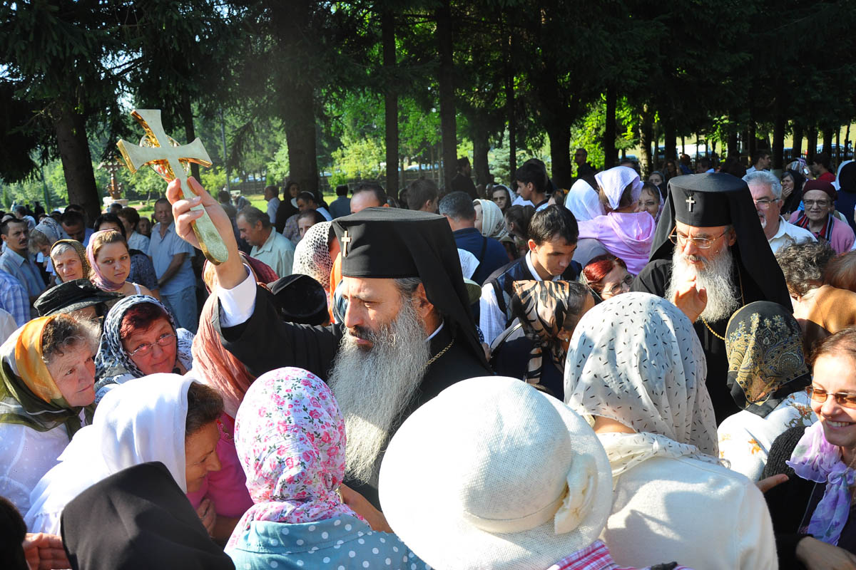 „Sfinte Părinte Ioane, roagă-te pentru noi, fiii tăi!“