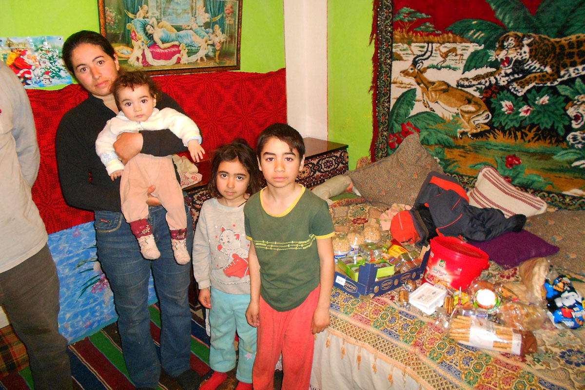 Proiectul „Masa Bucuriei“ continuă în Arhiepiscopia Iaşilor