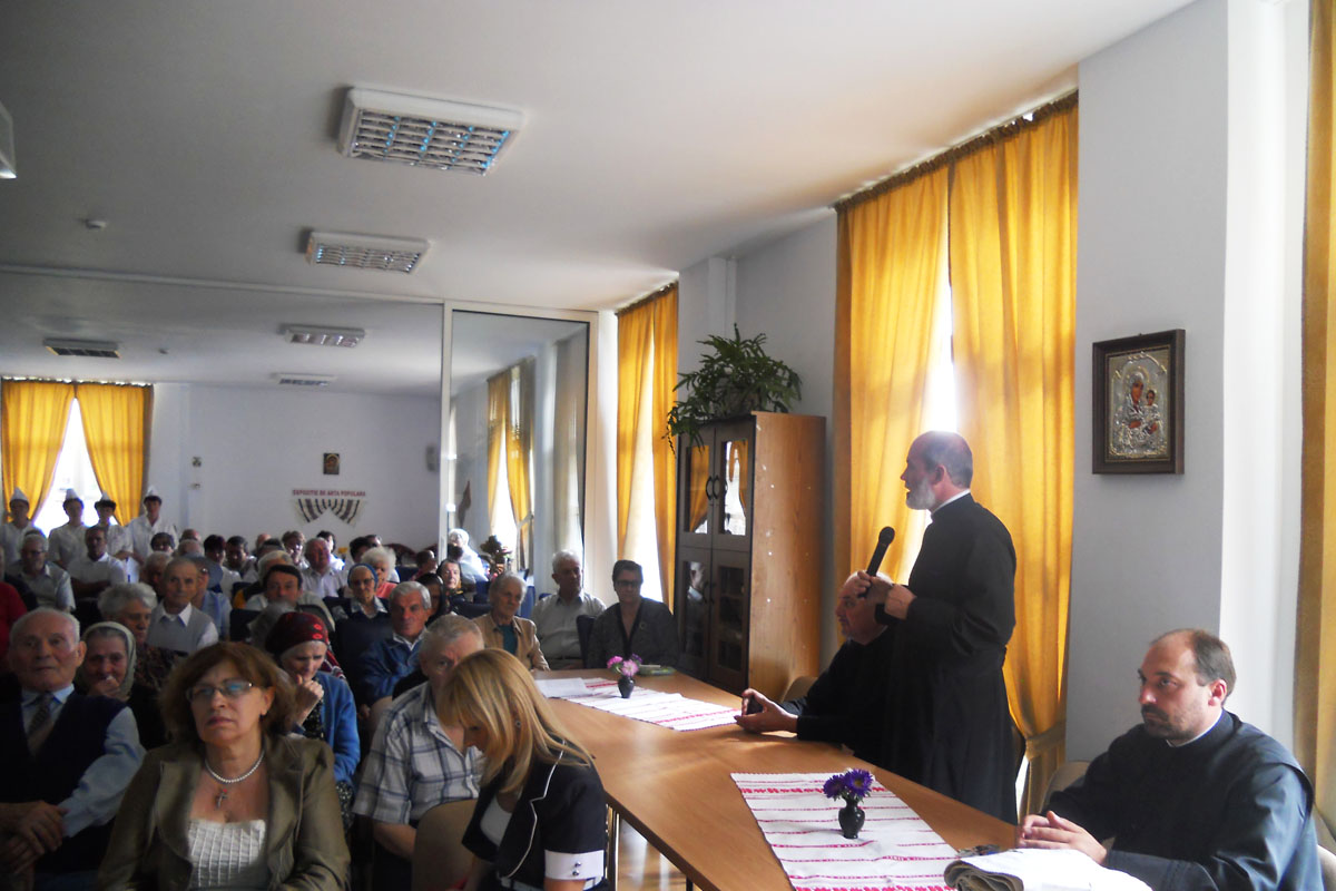 Moment aniversar la Căminul de bătrâni Pietricica