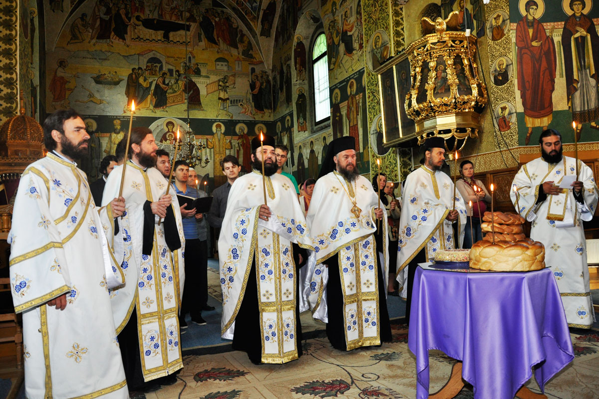 Slujbe de pomenire pentru mitropolitul Visarion Puiu