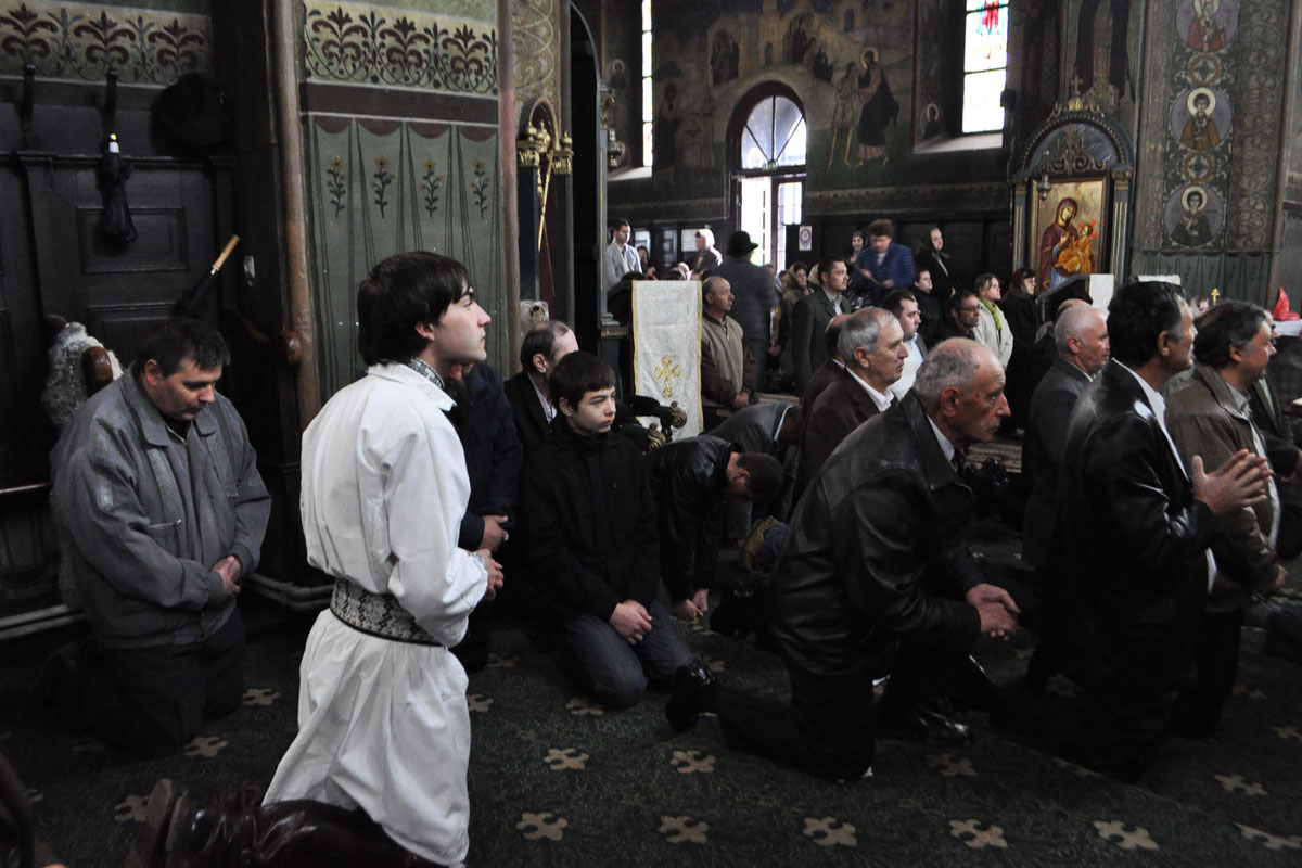 Pasiune, la 23 de ani, pentru portul popular din Bucovina