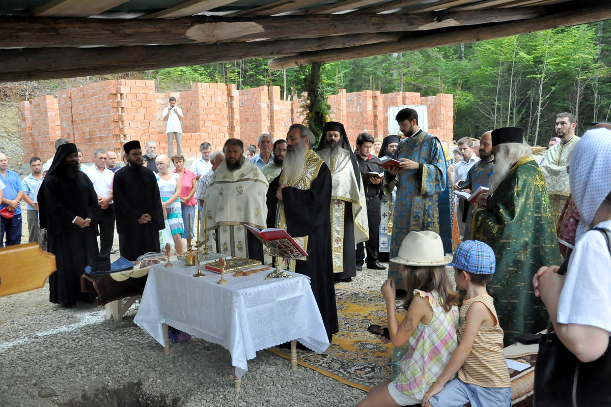 „Schiturile şi mănăstirile trebuie să fie locuri unde duhul lumii să nu fie prezent“