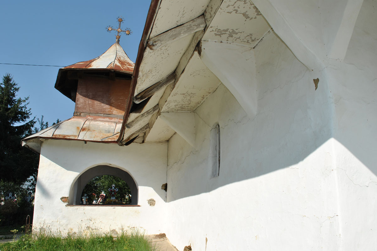 „Mai aproape de Dumnezeu“, în bisericuţa de la Todireşti