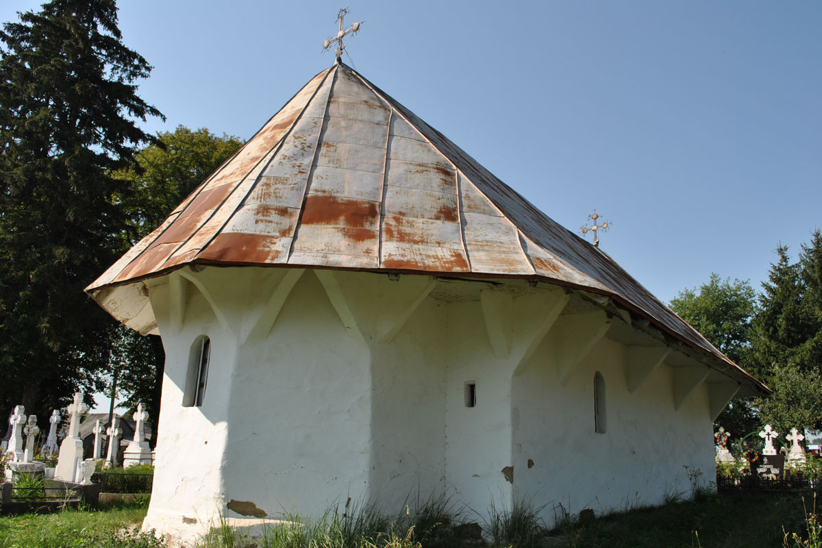 „Mai aproape de Dumnezeu“, în bisericuţa de la Todireşti