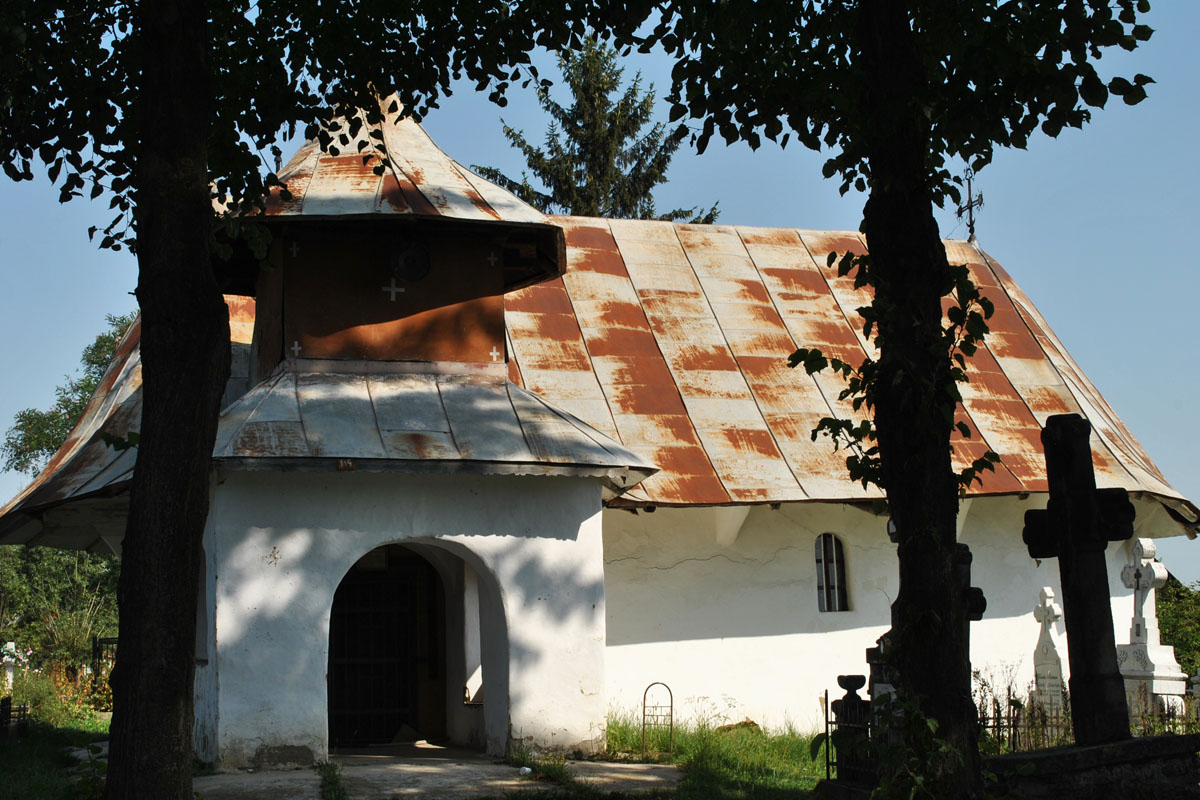 „Mai aproape de Dumnezeu“, în bisericuţa de la Todireşti