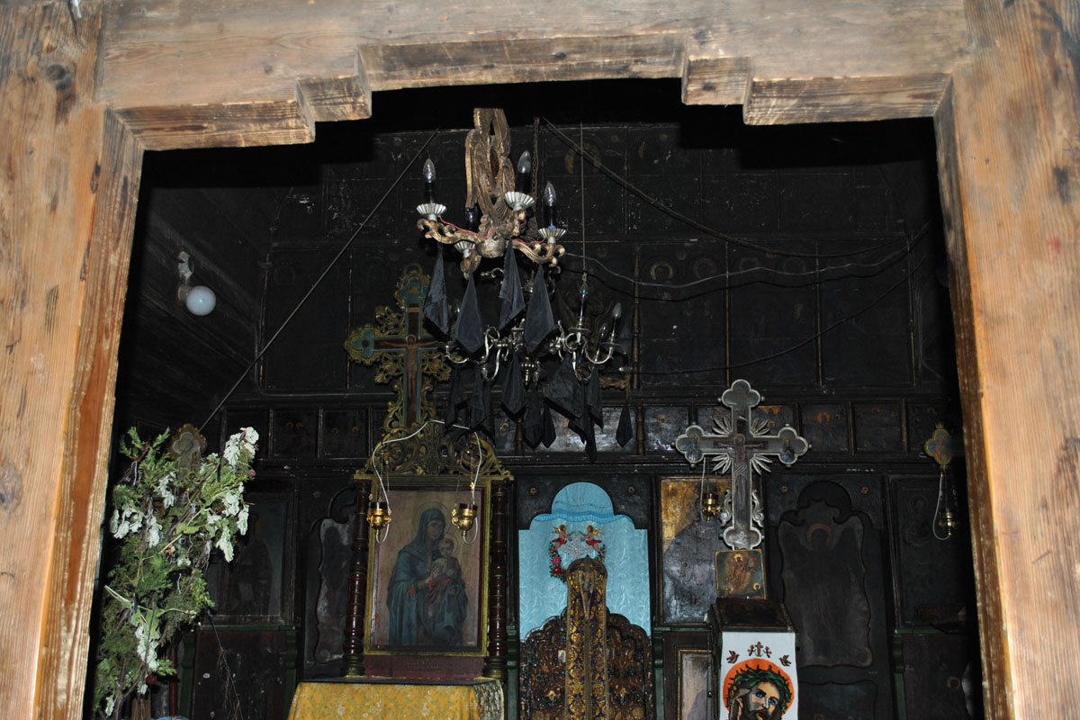 „Mai aproape de Dumnezeu“, în bisericuţa de la Todireşti