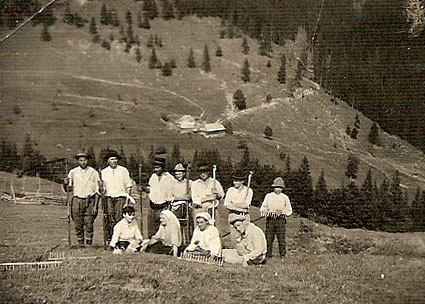 Pasiune, la 23 de ani, pentru portul popular din Bucovina