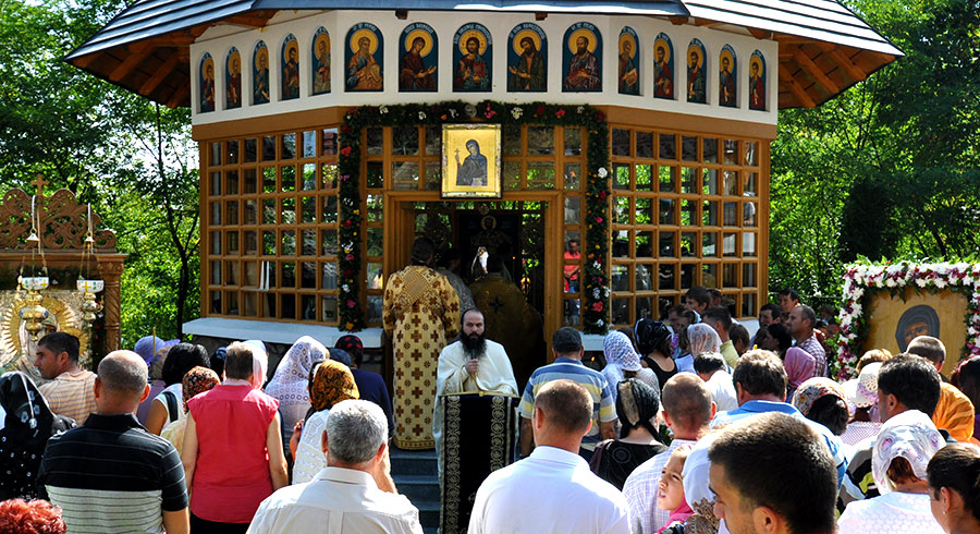 „Bucură-te, Cuvioasă Teodora, a Moldovei duhovnicească floare!”