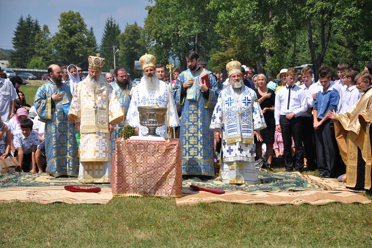 „Sfinte Părinte Ioane, roagă-te pentru noi, fiii tăi!“