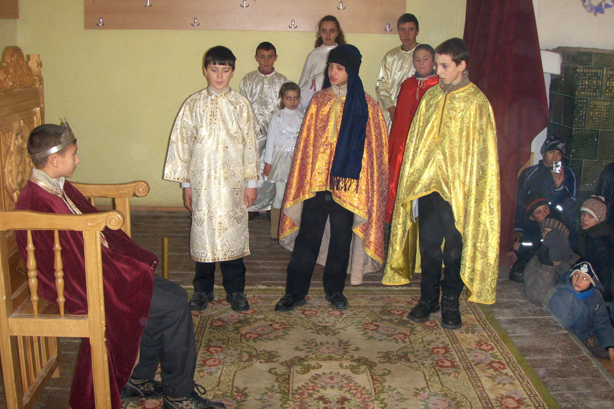 Ajutor pentru 20 de copii din parohia Mânzaţi, Protopopiatul Bârlad