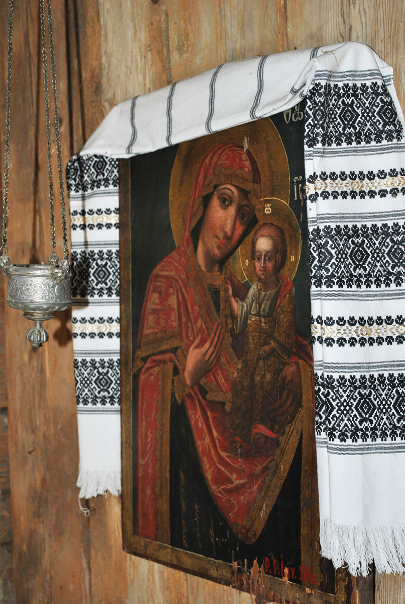 Vechea biserică a Putnei, un monument condamnat la dispariţie