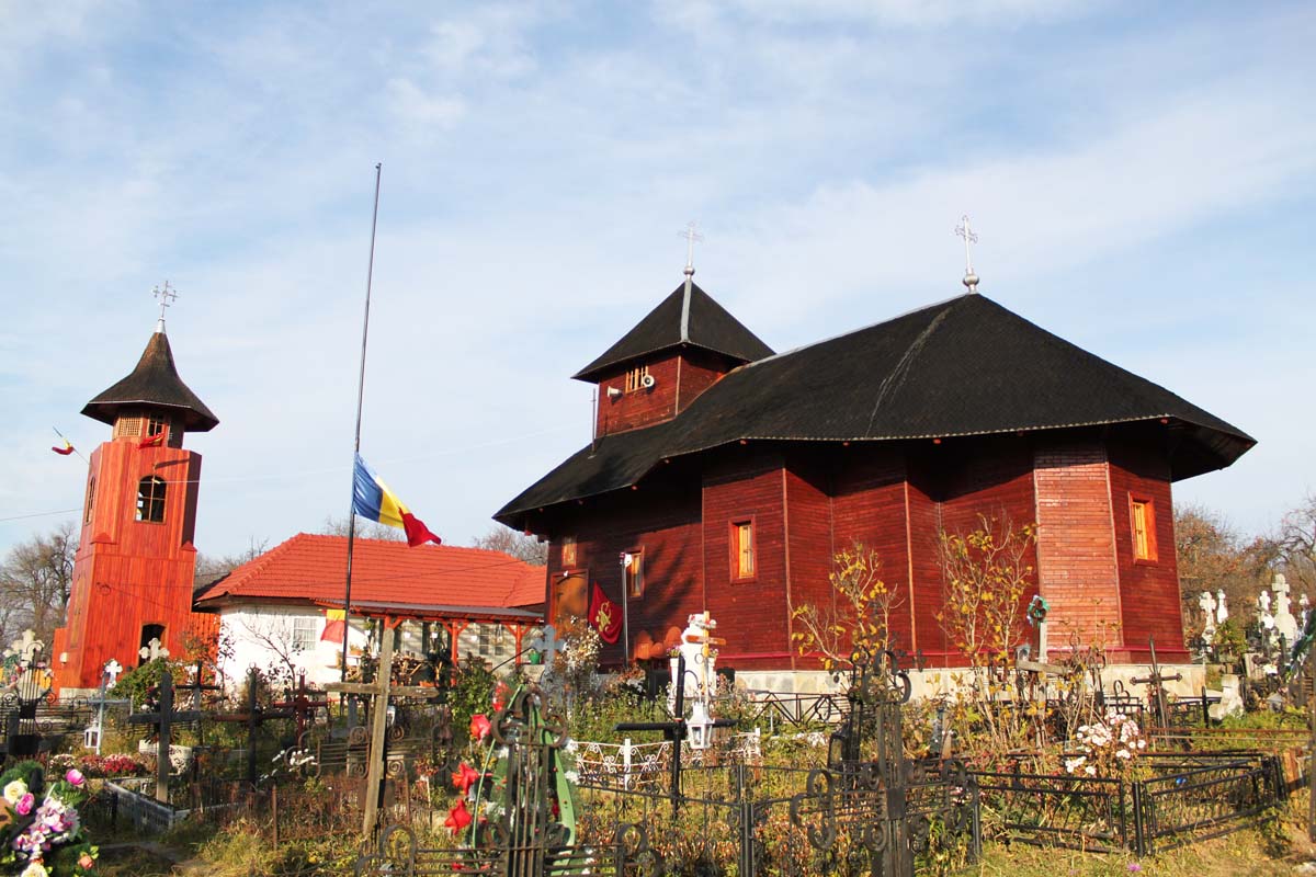 Graţioasele ctitorii de lemn ale Neamţului