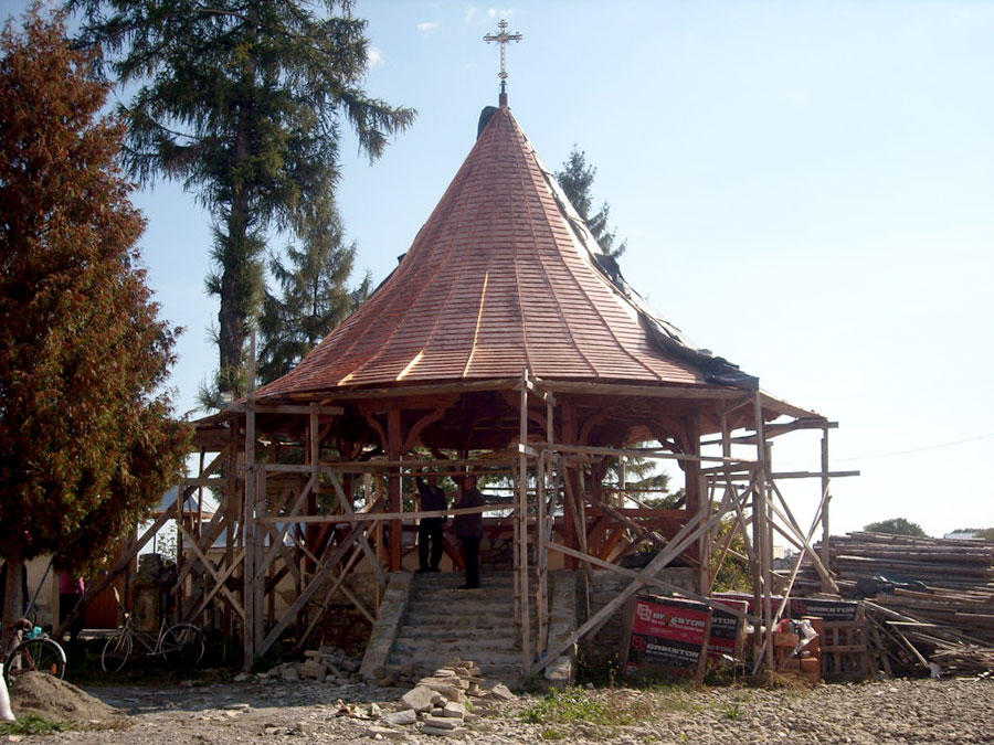 Parohul din Vicovu de Sus, despre pastoraţia într-o comunitate cu penticostali, baptişti şi adventişti