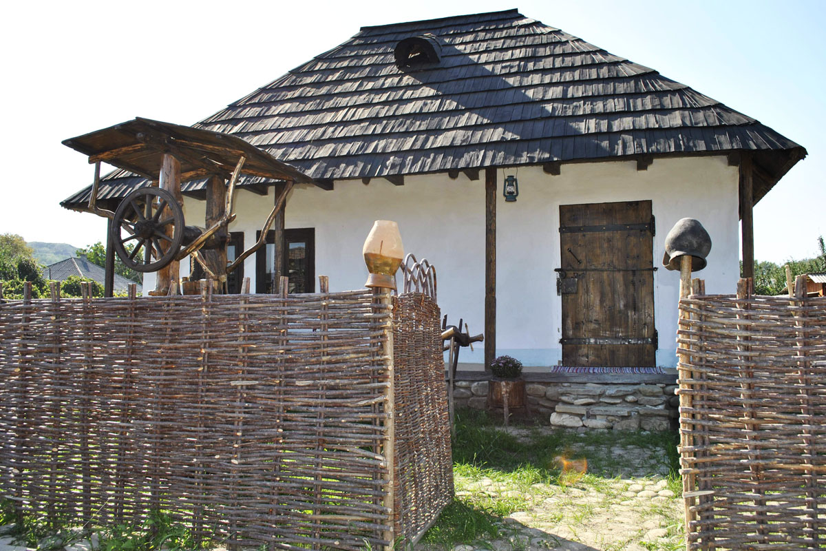 A fost inaugurată expoziţia etnografică „Casa Bunicilor“