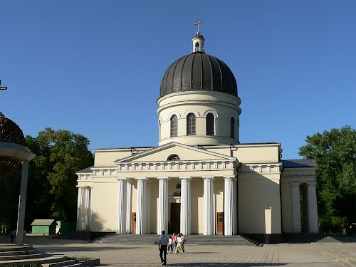 Ortodocşii din Moldova împotriva sectelor sataniste