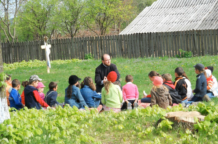 „Şcoala de Duminică“ în parohia Todireni, Protopopiatul Roman