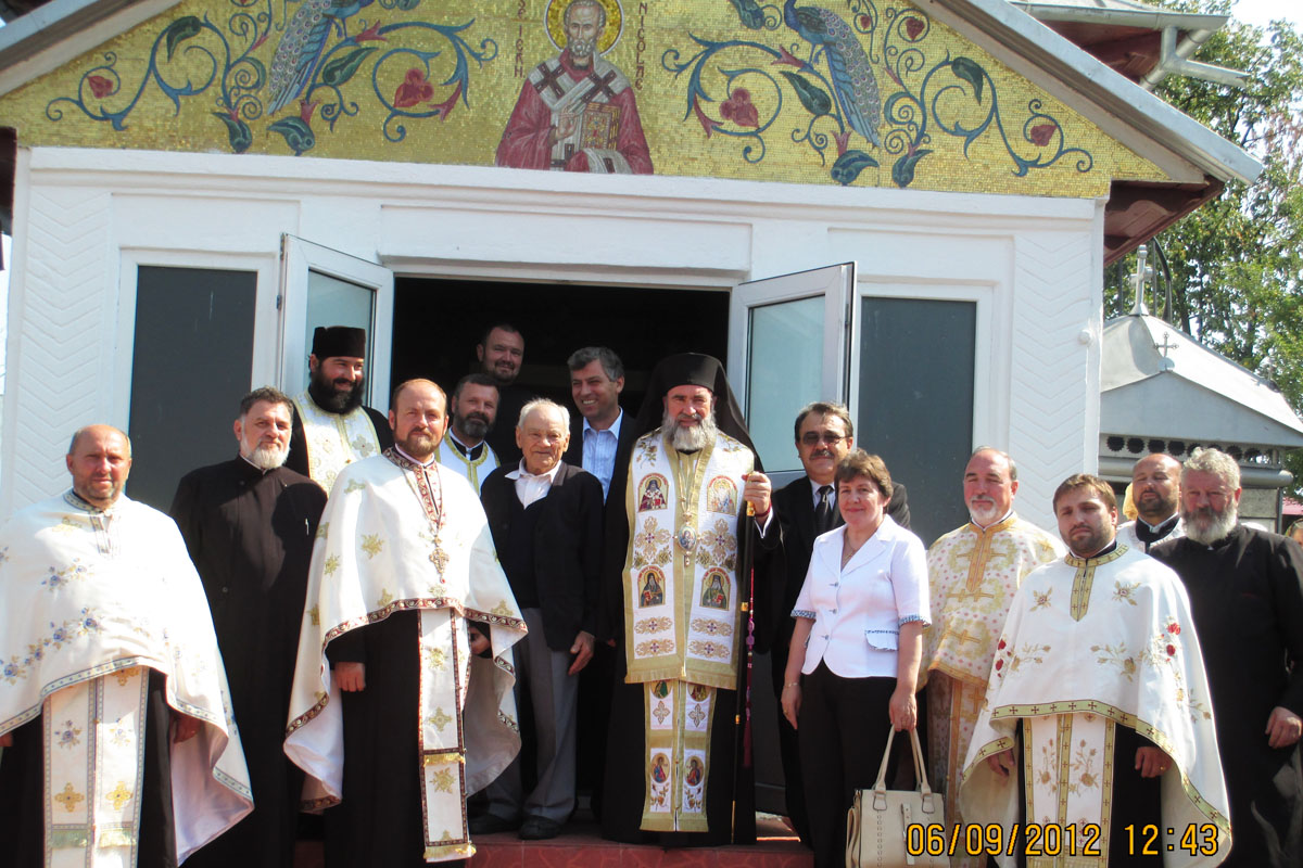 Preasfinţitul Ioachim Băcăuanul a slujit în satul natal