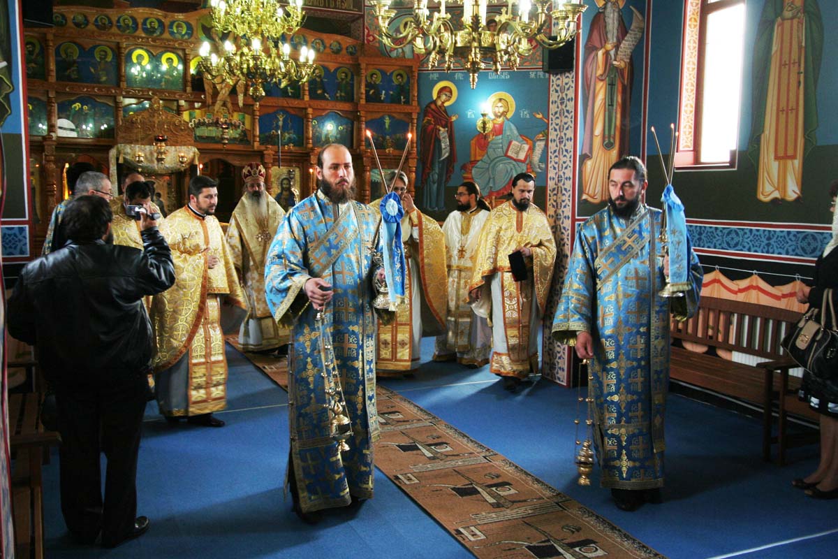 „Liturghia arhierească este imaginea completă a Bisericii“