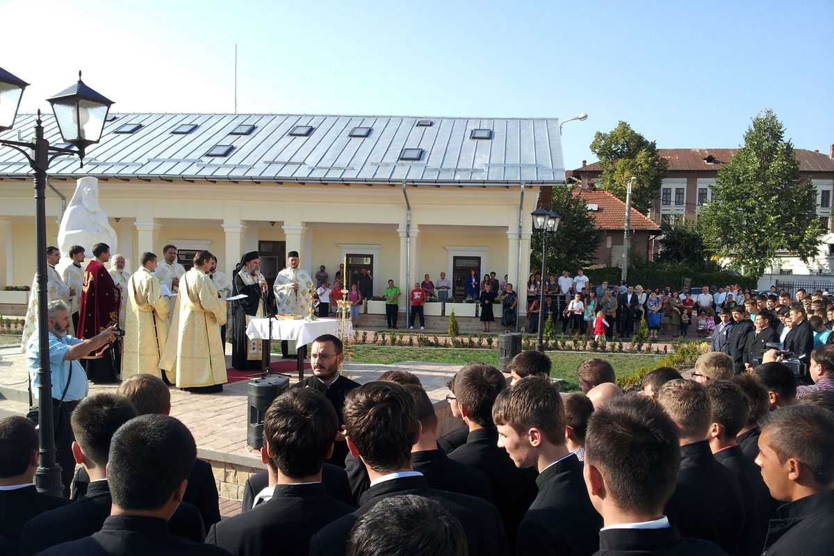 Moment de sărbătoare în Parcul „Melchisedec“ din Roman