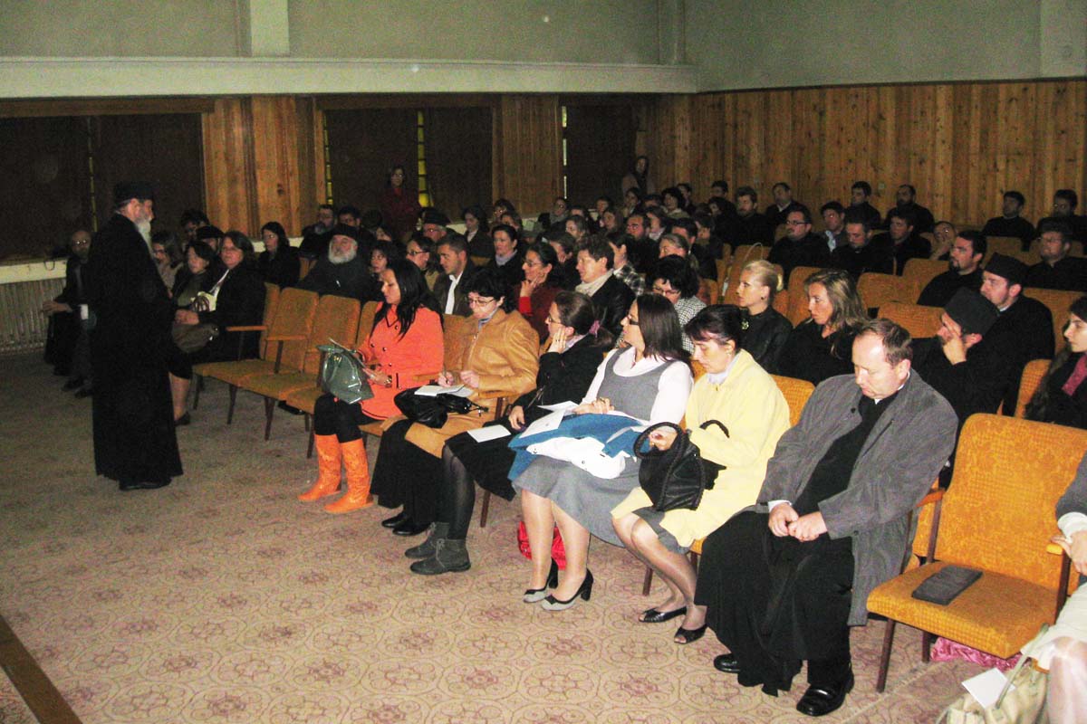 Profesorii de religie din judeţul Suceava Consfătuirea profesorilor de religie din judeţele Suceava şi Bacău
