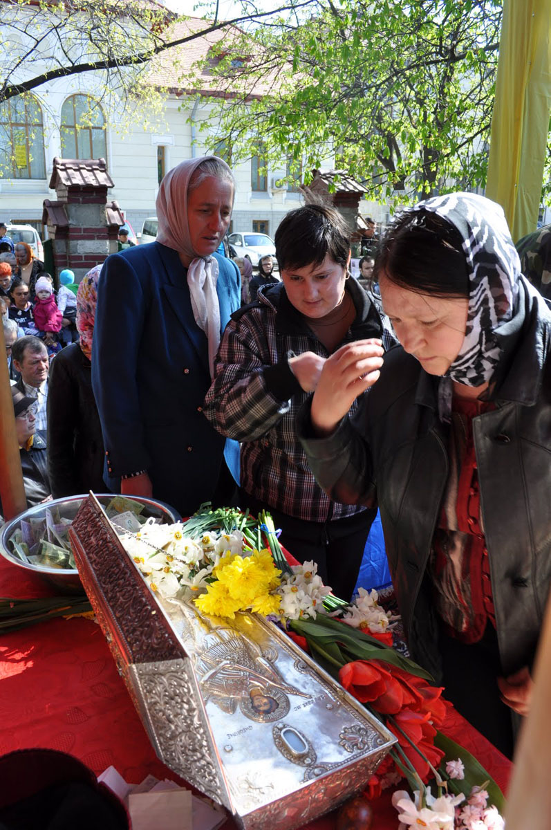 Pelerinaj cu moaştele Sfântului Gheorghe la Suceava