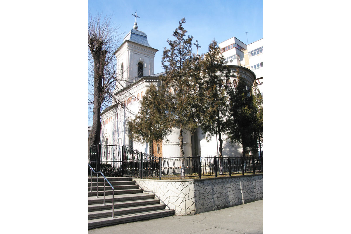 Dublă sărbătoare la Biserica „Sfântul Ioan“ din Bacău