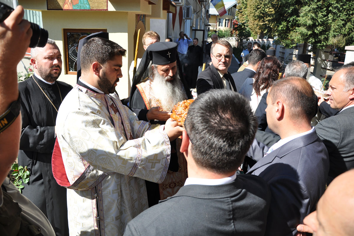 Capela din incinta ISU Iaşi a fost sfinţită de IPS Teofan