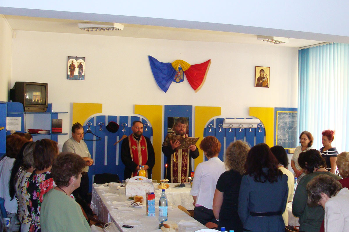 Slujbă de binecuvântare la Şcoala cu clasele I-VIII Nr. 2 din Piatra Neamţ