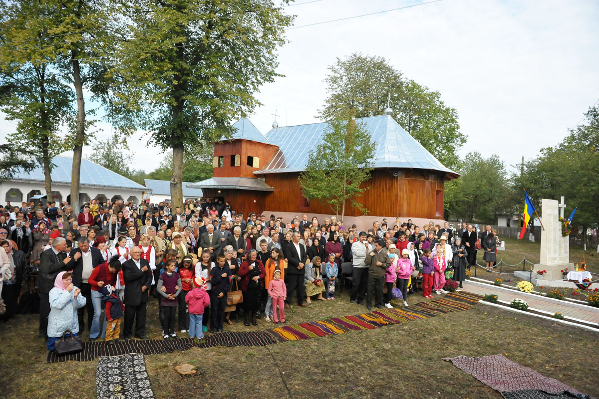 Biserica parohiei Văculeşti, resfinţită după 300 de ani Biserica parohiei Văculeşti, resfinţită după 300 de ani