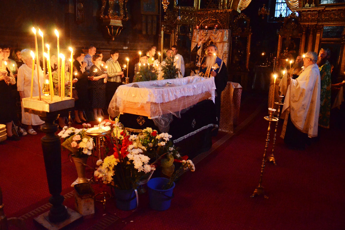 Preotul Mihail Lungeanu s-a mutat în lumea veşniciei