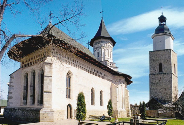 Bucurie duhovnicească la hramul Bisericii „Sfântul Dumitru“ din Suceava