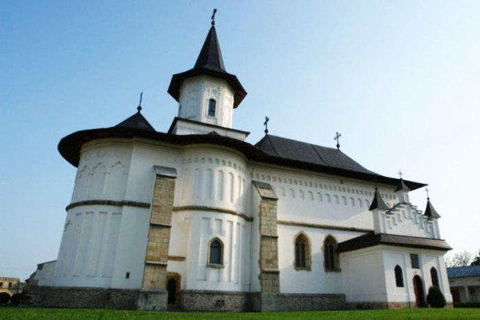 Hramul Catedralei arhiepiscopale din Roman