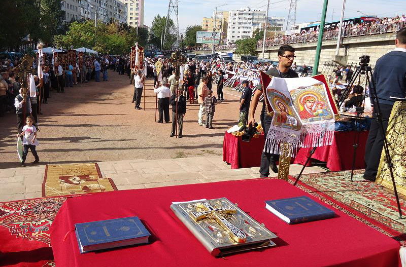 Slujbă de înmormântare pentru patruzeci de persoane la Biserica „Sf. Nectarie” din Iași