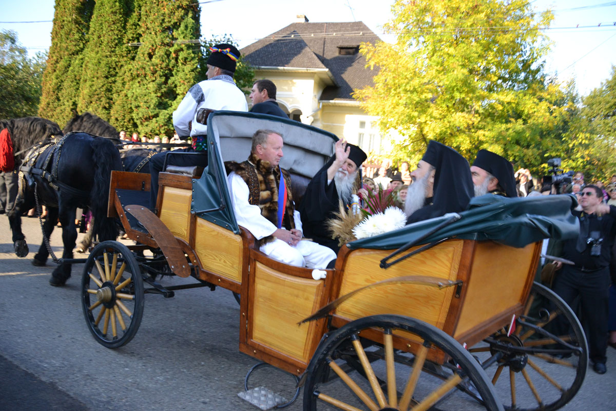 La Rădăşeni, bârnele bătrâne au fost din nou binecuvântate