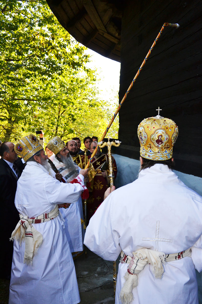 La Rădăşeni, bârnele bătrâne au fost din nou binecuvântate