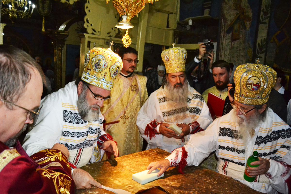 La Rădăşeni, bârnele bătrâne au fost din nou binecuvântate