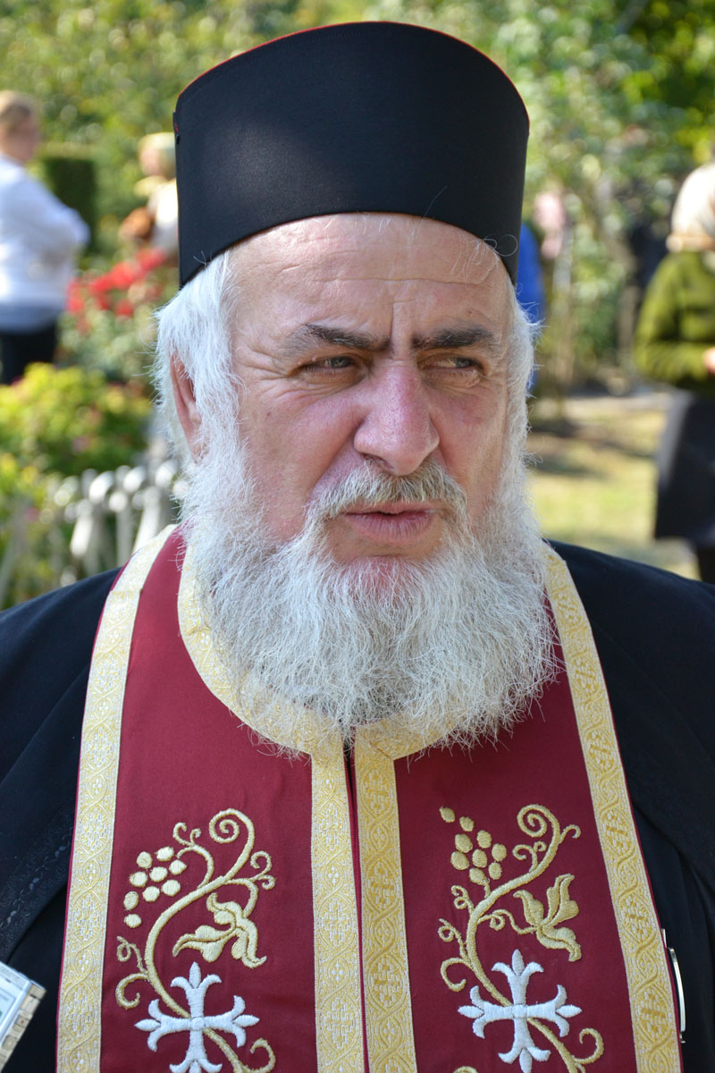 La Rădăşeni, bârnele bătrâne au fost din nou binecuvântate