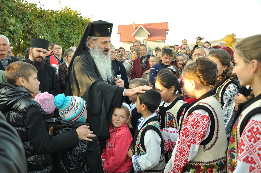 Sfinţire de paraclis şi casă parohială în parohia Mărgineni 2