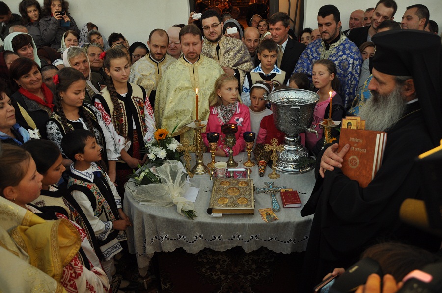 Sfinţire de paraclis şi casă parohială în parohia Mărgineni 2