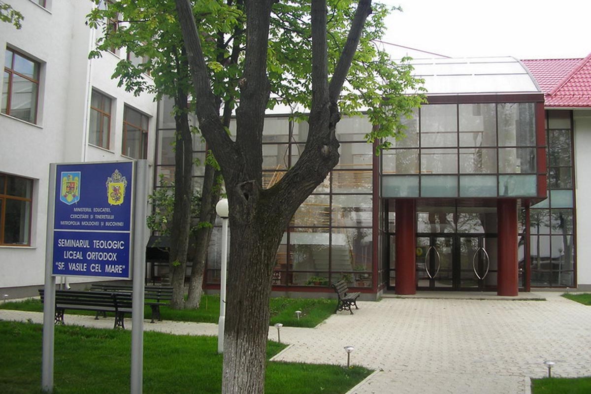 Olimpicii la religie şi îndrumătorii acestora, premiaţi la Iaşi