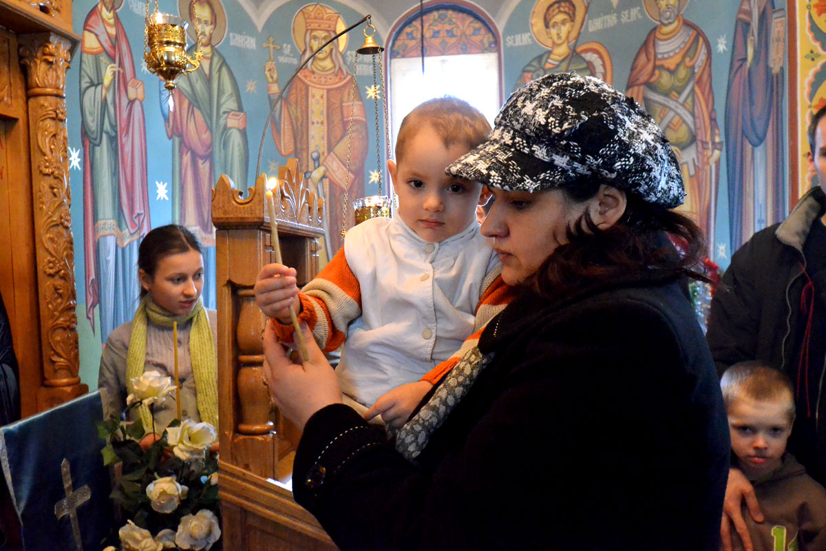 Crucea de mamă aduce fericire şi mântuire