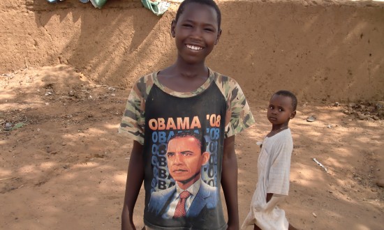 Copilul din Mali cu Obama pe tricou