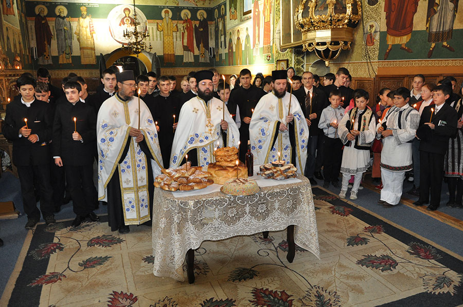 Mihail Sadoveanu, comemorat la Schitul Vovidenia